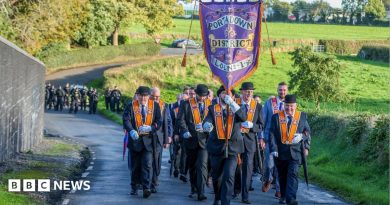Police block Orange Order from controversial parade route