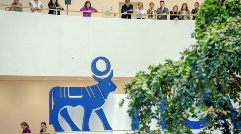 Novo stock falls as much as 7% despite $23 billion sales target for blockbuster obesity drugs