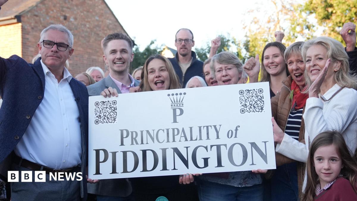 Piddington in Oxfordshire votes to leave UK over asylum plans