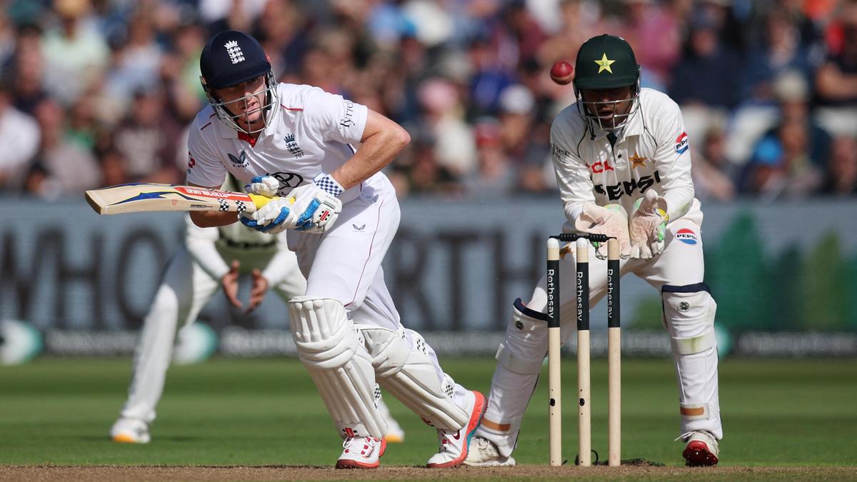 England vs Pakistan highlights, 3rd Test Day 2: PAK 52/2 at Stumps , trails ENG by 274 runs