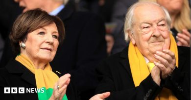 Michael Wynn Jones, husband of Delia Smith, dies aged 85