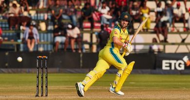 Australia survives massive scare to go past Zimbabwe in last over thriller in 3rd ODI