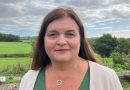 Cynghorau i rannu £5m o 'gymorth bwyd brys' wrth i gostau byw godi