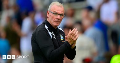 Steve Evans: Bristol Rovers manager ‘not going anywhere’ amid Hibernian links