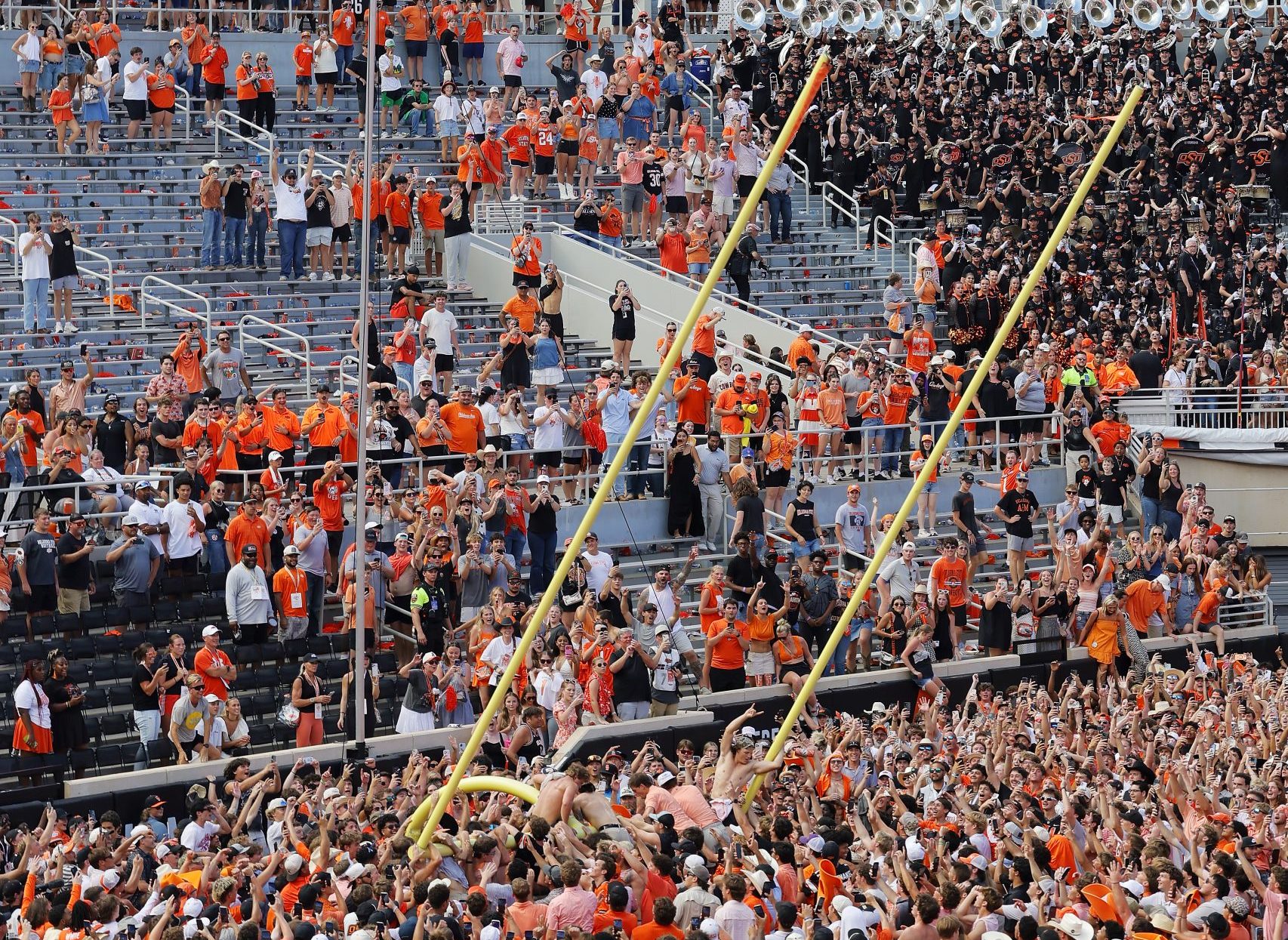 Oklahoma State Fans Tear Down Goal Post, Sing Oregon’s ‘Shout’ After Upset Win