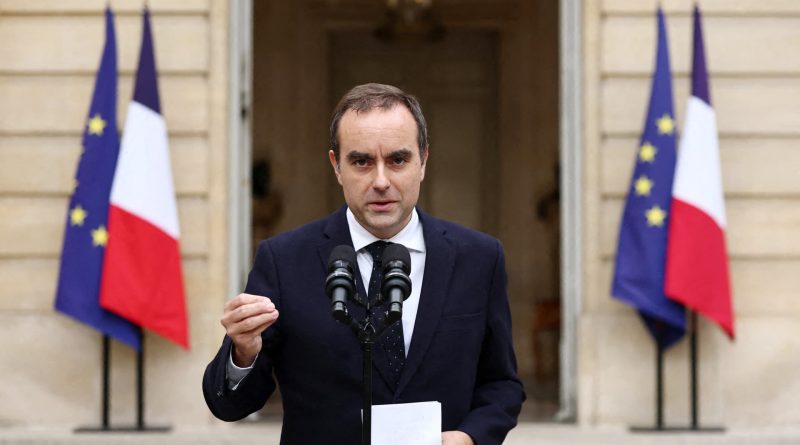 French student protests pause, pressure builds amid budget deadlock