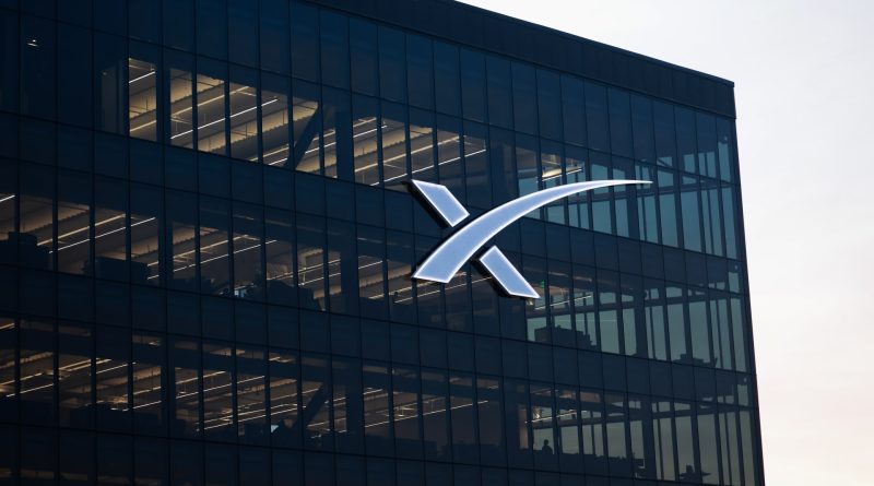 SpaceX wireless plans lifts tower stocks