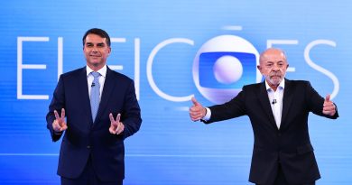 Lula, Bolsonaro rally supporters before Brazil presidential runoff