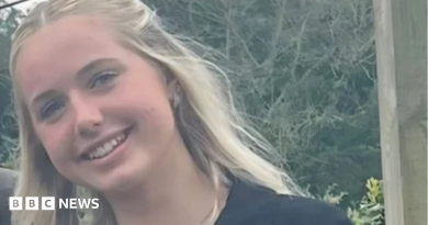Tributes to Esme Heaton-Biggs, 18, killed in Banbury crash