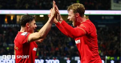 Championship: Middlesbrough thrash Bolton to lay down marker to rivals