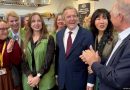 Gerhard Schröder visits latest Russian employer, Hyperglobus