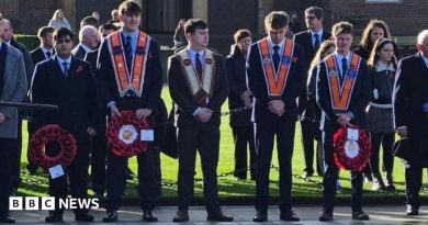 Queen’s University lifts collarettes ban for Remembrance service