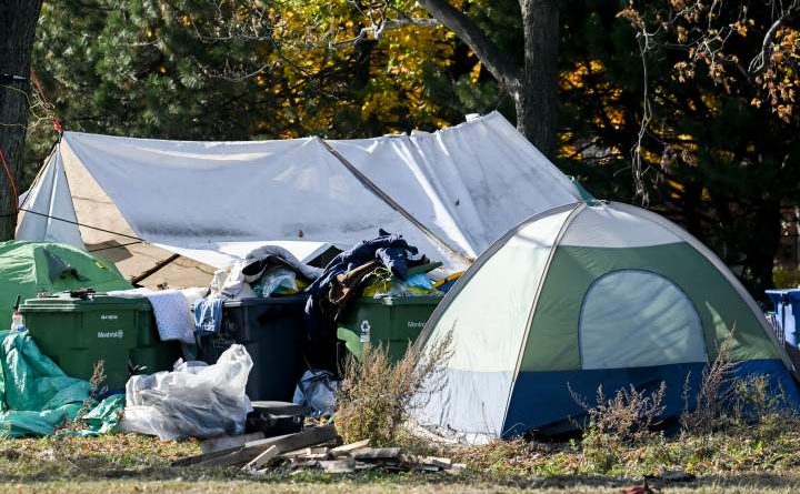 Regina dismantles Core Community Park encampment over fire safety concerns – Regina