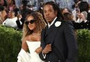 Jay-Z Hugs Daughter Blue Ivy During L.A. Concert