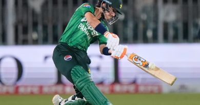 PAK V SL, T20I: Sadaqat, Imran help Pakistan thump Sri Lanka to seal series