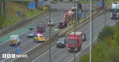 Motorists warned of hour-long delay after crash near Edinburgh