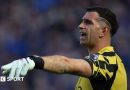 Chelsea: Emiliano Martinez breaks jaw against Everton