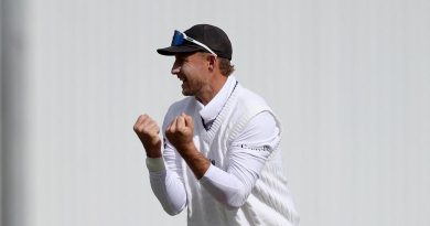 England increases men’s central contracts to record 39