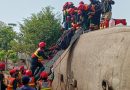 Passenger train derails in central Pakistan, killing at least 5 and injuring 35